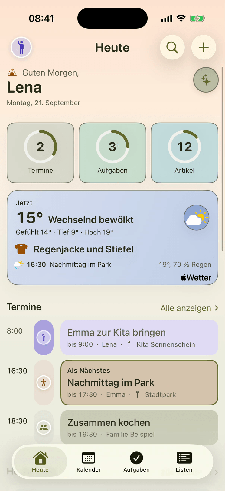 Der Bildschirm „Heute“ in FamilyLane: Begrüßung mit Datum, drei Kacheln zu Terminen, Aufgaben und Artikeln, einer Anziehempfehlung und dem Tagesverlauf mit drei Terminen.