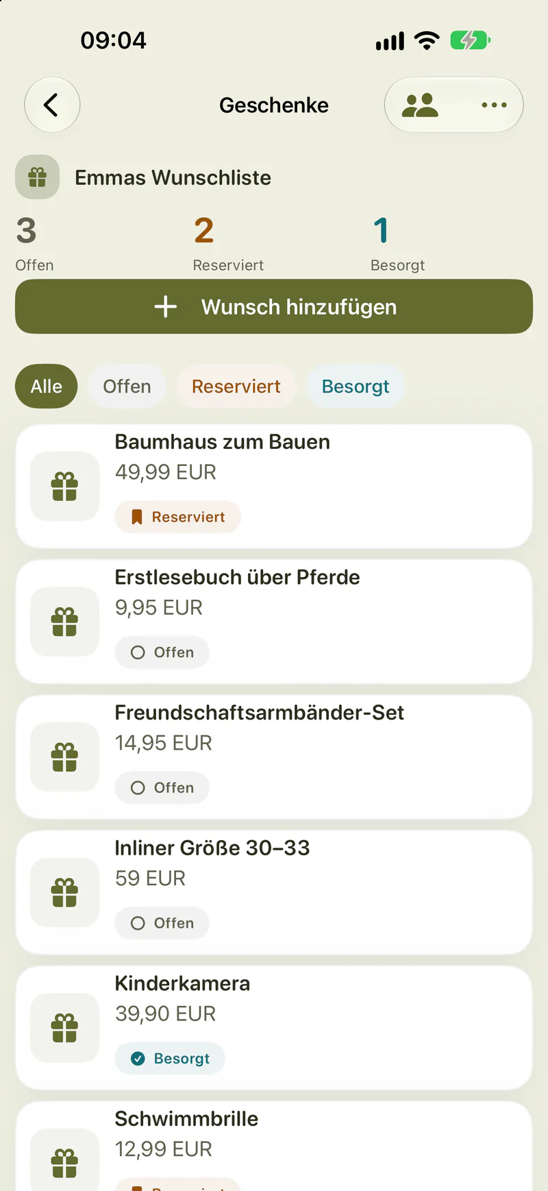 Emmas Wunschliste: drei Wünsche offen, zwei reserviert, einer besorgt. Darunter Baumhaus zum Bauen für 49,99 Euro, reserviert, und ein Erstlesebuch über Pferde, offen.
